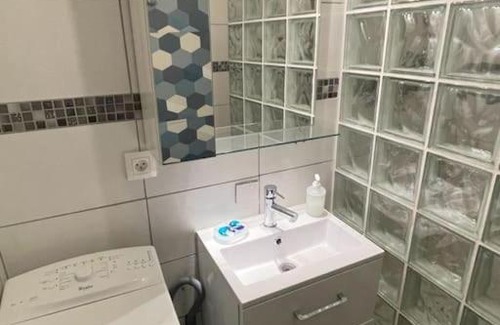 Roissy-en-Brie Apartment | Studio Cozy avec Terrasse en centre ville !