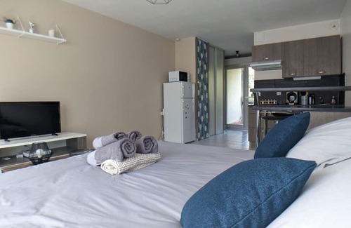 Roissy-en-Brie Apartment | Studio Cozy avec Terrasse en centre ville !