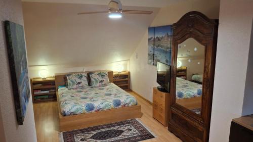 L'Etoile Apartment | Studio dans belle maison ancienne et jardin fermé