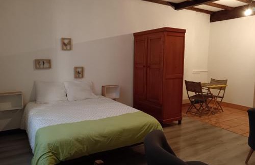 Castelnaudary Apartment | Studio de charme