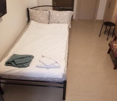 Ano Poli Apartment | STUDIO Despere 9