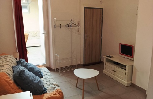 Vaison-la-Romaine Apartment | Studio downtown 2
