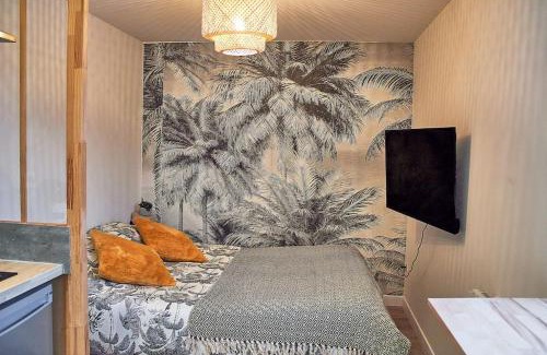 Sainte-Anne - Faubourg Noyon Apartment | Studio Evasion