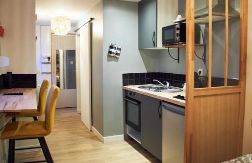 Sainte-Anne - Faubourg Noyon Apartment | Studio Evasion