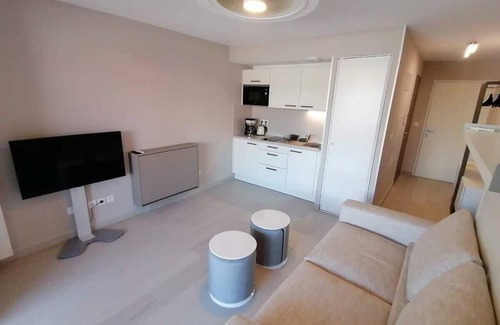 Villeneuve Loubet Beach Apartment | Studio feet in the water, friendly, cozy and unique.