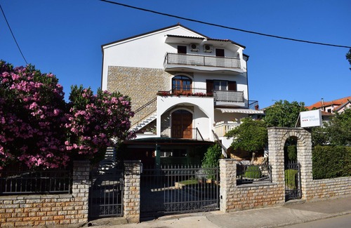 Sveti Filip i Jakov Apartment | Studio flat with balcony Sveti Filip i Jakov, Biograd (AS-4299-d)