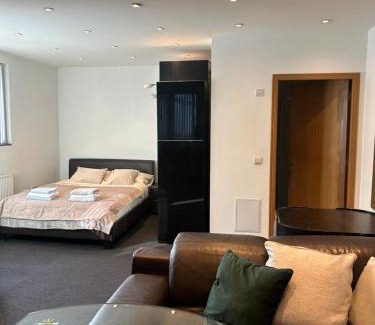 Reading Apartment | Studio flat in central Reading