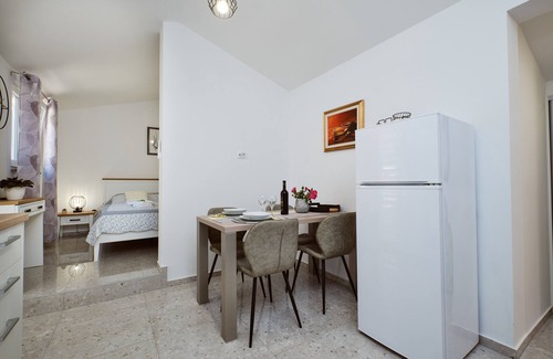 Martinscica Apartment | Studio flat near beach Martinšćica, Cres (AS-22582-a)