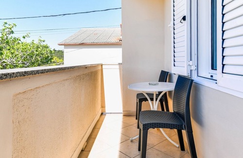 Rab Town Apartment | Studio flat with balcony and sea view Supetarska Draga - Donja, Rab (AS-2013-e)