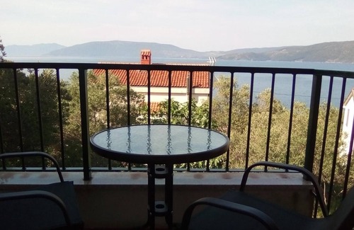 Valun Apartment | Studio flat with balcony and sea view Valun, Cres (AS-386-b)