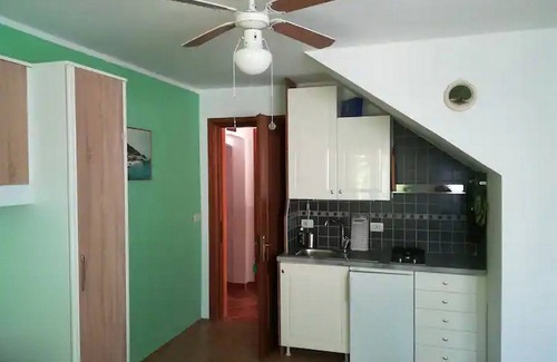 Beli Apartment | Studio flat with terrace and sea view Beli, Cres (AS-22435-b)