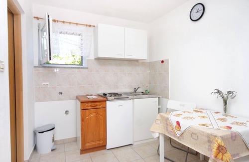Valun Apartment | Studio flat with terrace Valun, Cres (AS-8081-b)