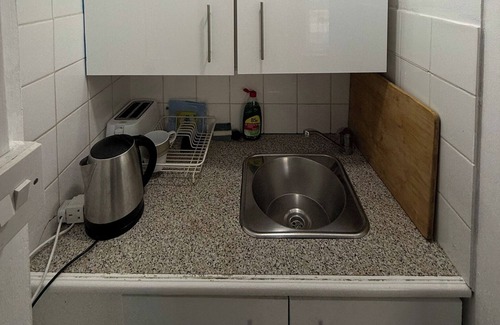 Bournemouth City Centre Apartment | Studio Flat Yards From Bournemouth Beach