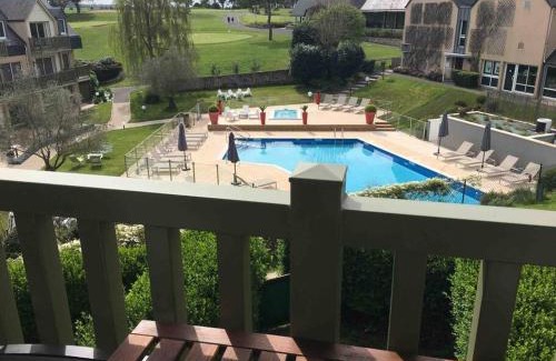 Port-en-Bessin-Huppain Apartment | Studio Golf piscine D Day