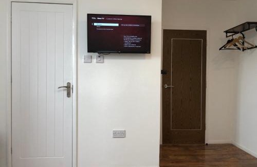 Bolton Apartment | Studio in Bolton town, Short stay studio 5,