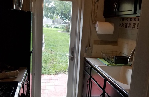 Mango Groves Apartment | Studio in historic district in Lake Worth Florida