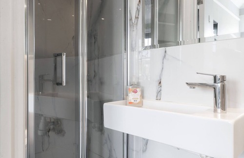 Royal Borough of Kensington and Chelsea Apartment | Studio in the Heart of High Street Kensington