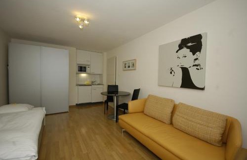 District 6 Apartment | Studio in the heart of Zurich - Crown 24