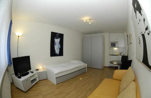 District 6 Apartment | Studio in the heart of Zurich - Crown 24