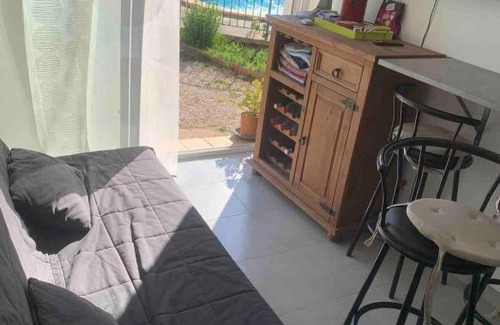 Carnoules Apartment | Studio indépendant dans propriété avec piscine