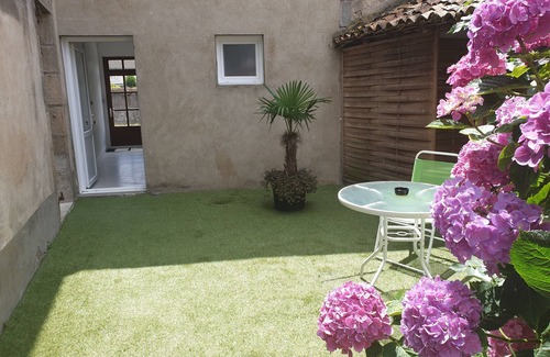 Bressuire Apartment | Studio Indépendant