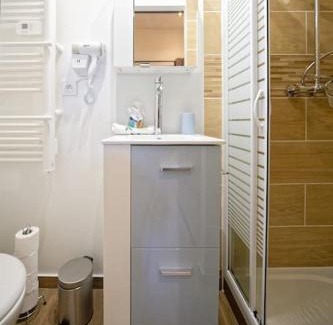 Chamalieres Apartment | Studio *la cabane* Thermes