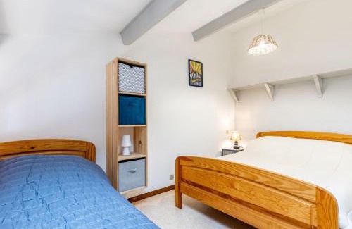 Saint-Palais-sur-Mer Apartment | Studio Les Adichats by Interhome
