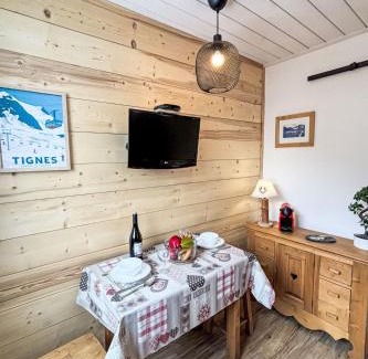 Val Claret Apartment | Studio Les Tommeuses - Val Claret-25 by Interhome