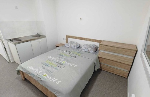 Bouconvillers Hotel | Studio Meuble 4 Personnes