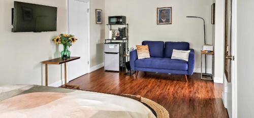 Washington Culver Apartment | Studio Mins to LAX , Venice Beach & Sony Studios CC B