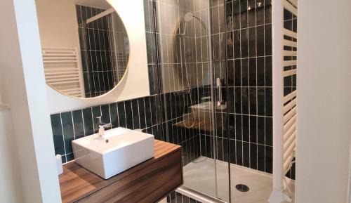 Chasseneuil-du-Poitou Apartment | Studio Moderne et Confortable - Clim & Futuroscope