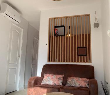 Ribaute-les-Tavernes Apartment | Studio Moderne Cozy