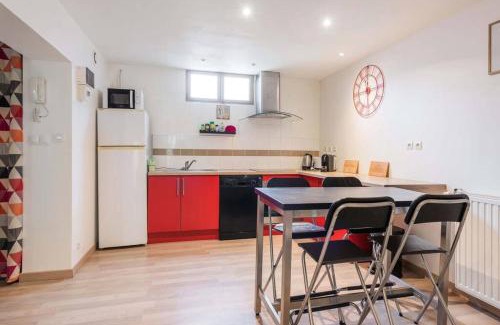 Begles Apartment | studio next to bordeaux city center with a terrace