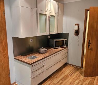 Fehrenbach Apartment | Studio Parterre Kamin