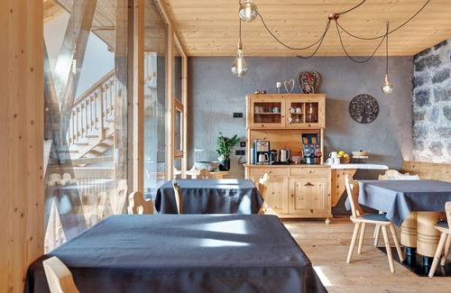 Velturno Apartment | Studio 'Pavilion Earth' with Mountain View, Shared Terrace and Wi-Fi