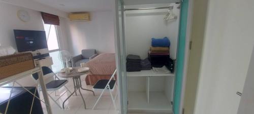 Central Pattaya Apartment | Studio-pool view - C1 CCR