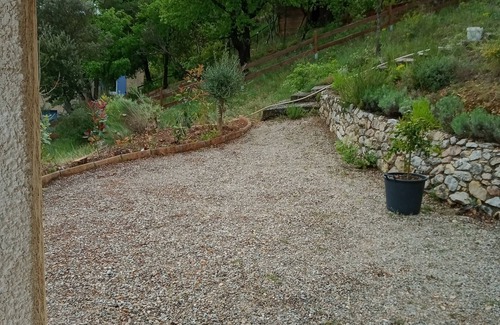 Esparron-de-Verdon Apartment | Studio Pour 2 Personnes. Tout Confort. A Proximité du lac et des Commerces