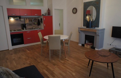 Bourg-les-Valence Apartment | Studio-Private Bathroom-Les Clercs