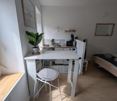 Saint-Marc Apartment | Studio proche port