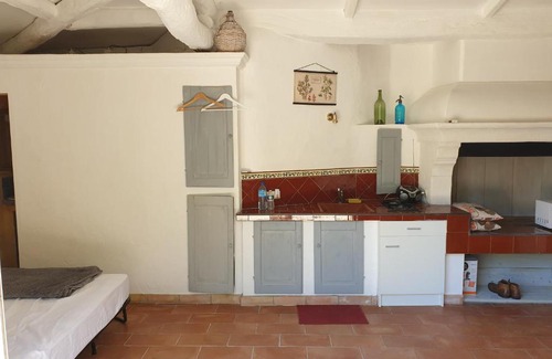 Draguignan Apartment | Studio provençal