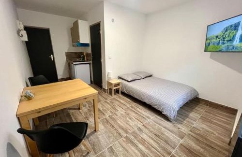 Saint-Fons Apartment | Studio rénové à 15 min de Lyon