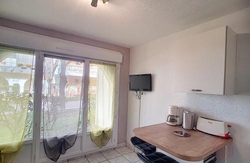 Lamalou-les-Bains Apartment | Studio rénové, proche centre-ville et thermes, avec jardin, WIFI, animaux acceptés - FR-1-451-62
