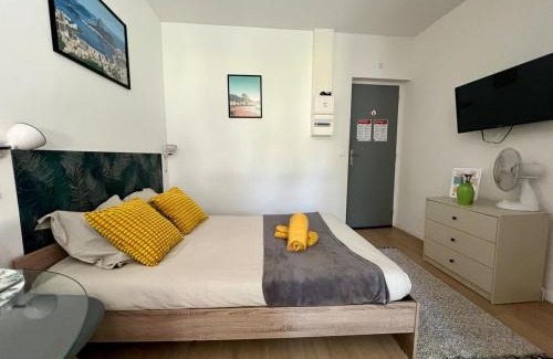 Chatellerault Apartment | Studio Rio - Confortable avec jardin d'été I proche gare et centre