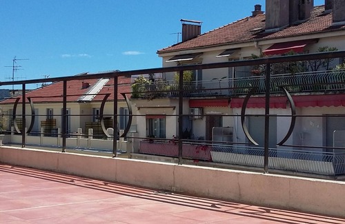 Vernier Apartment | Studio roof terrace