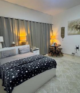 Abu Dhabi House | Studio Room in Corniche