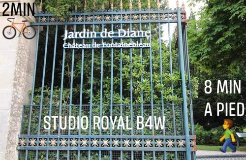 Fontainebleau Apartment | Studio Royal by Beds4Wanderlust - Place du marché avec parking privé