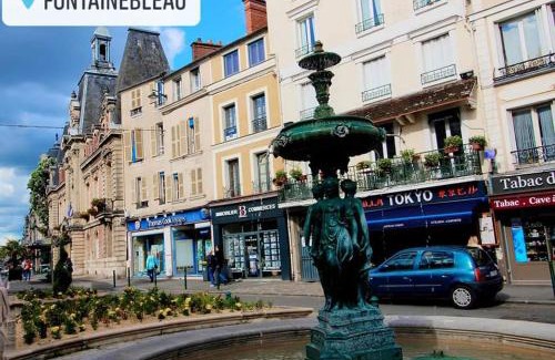 Fontainebleau Apartment | Studio Royal by Beds4Wanderlust - Place du marché avec parking privé