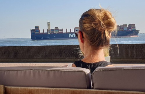 Vlissingen Apartment | Studio SEA VIEW with beautiful sea view, close to the beach and center.