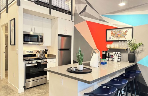 Santa Ana Apartment | Studio-style loft with Garage door only 6 miles from Disney!