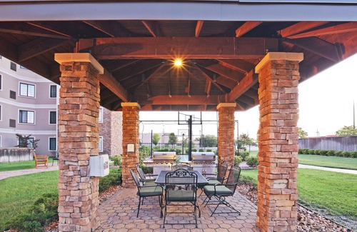 Broken Arrow Apartment | Studio Suite in Tulsa | FREE Breakfast + Fitness Center
